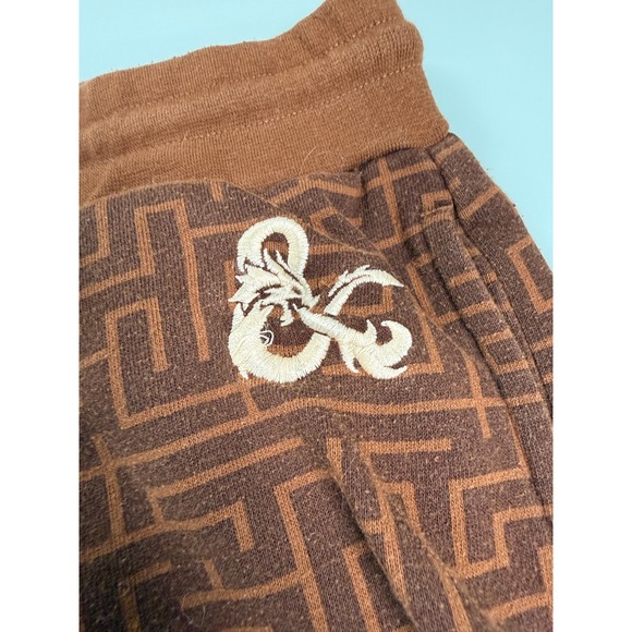 Dungeons & Dragons Sweatpants Size XL Red Black Maze Wizards Of The Coast 2021 - Picture 10 of 10